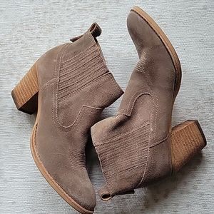 Great condition barley worn booties
